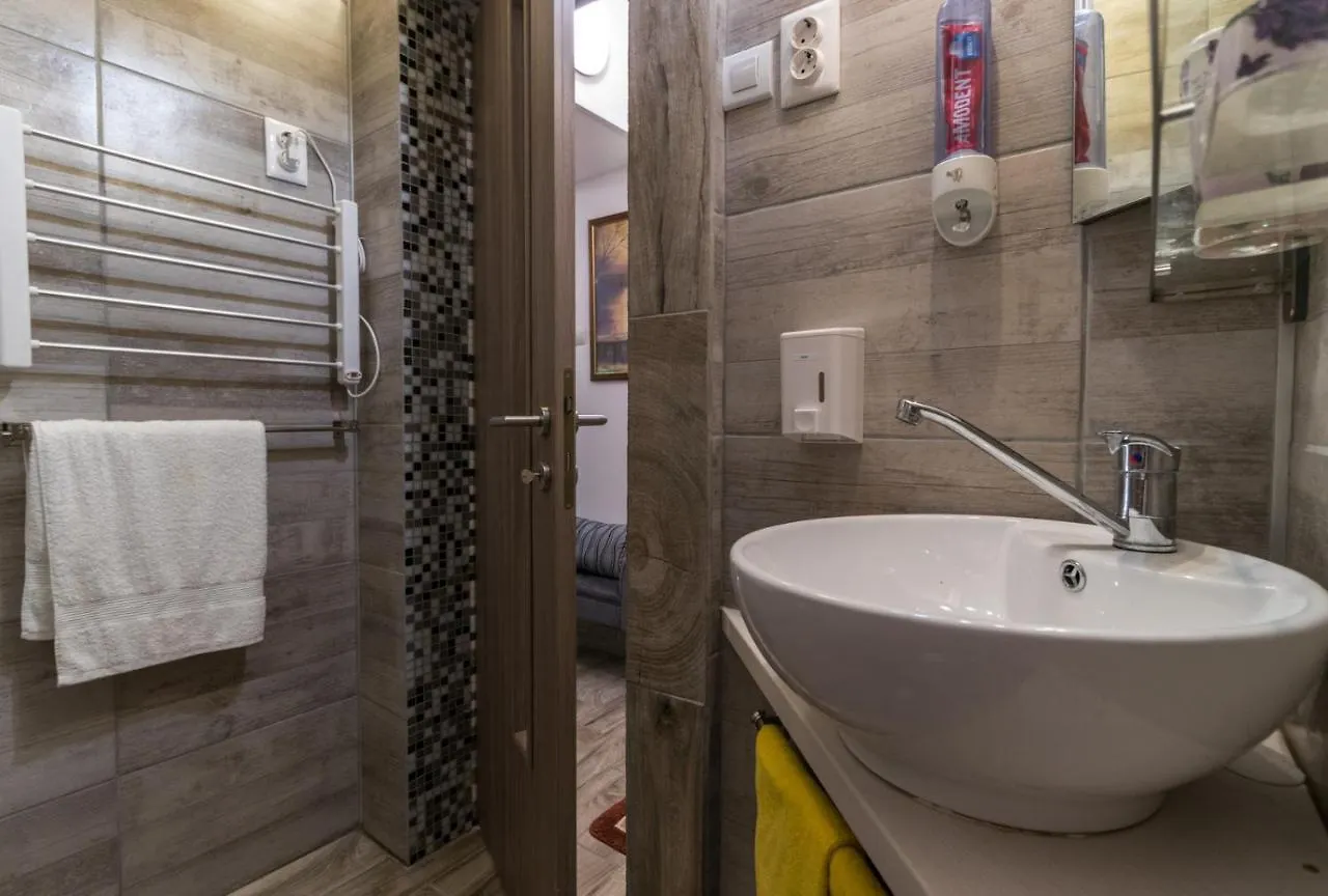 Grey Orchid Apartment - Studio Budapest